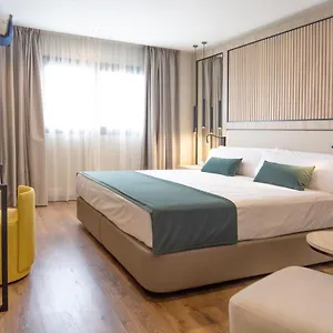 4* מלון Soho Boutique