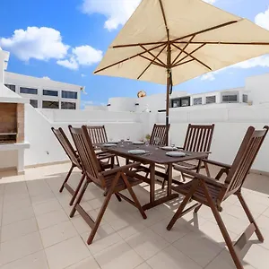 villa-dara-arrecife-lanzarote.puertodelcarmen-hotels.org/